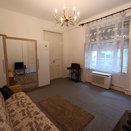Rom Apartman บูดาเปสต์ ภายนอก รูปภาพ