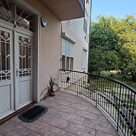 Rom Apartman บูดาเปสต์ ภายนอก รูปภาพ